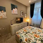 Massena Street 토리노